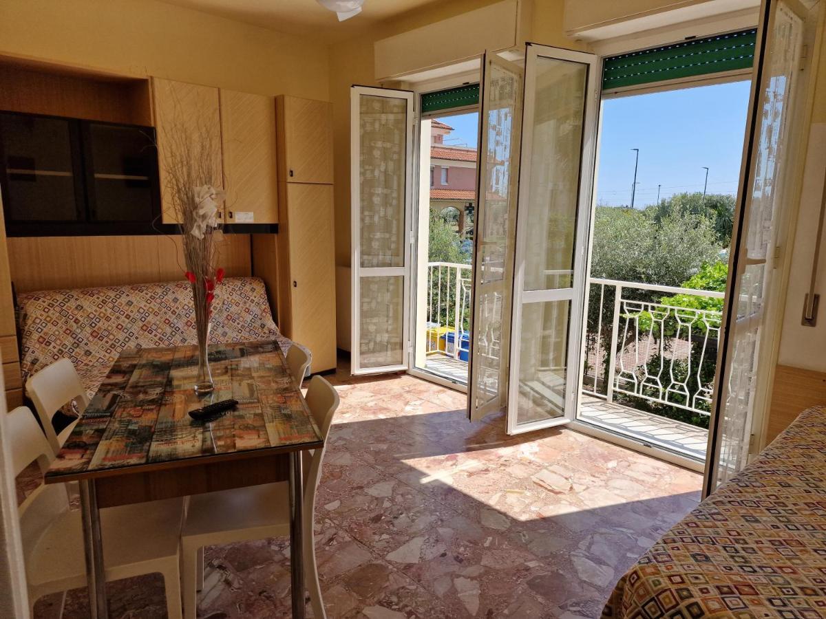 Ligure Residence บอร์จิโอแวเรซซี ภายนอก รูปภาพ
