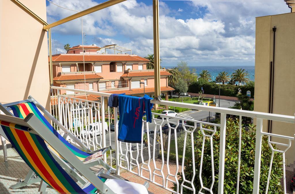 Ligure Residence บอร์จิโอแวเรซซี ภายนอก รูปภาพ