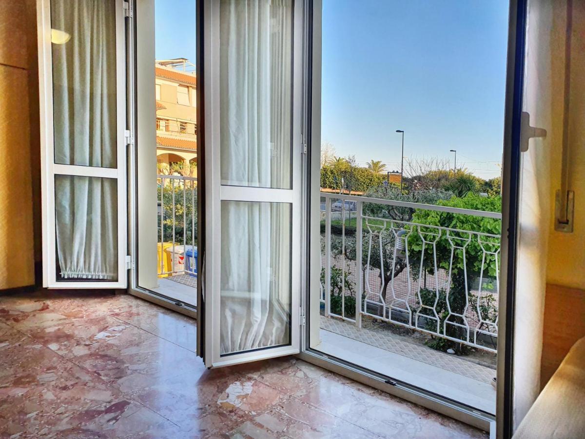 Ligure Residence บอร์จิโอแวเรซซี ภายนอก รูปภาพ